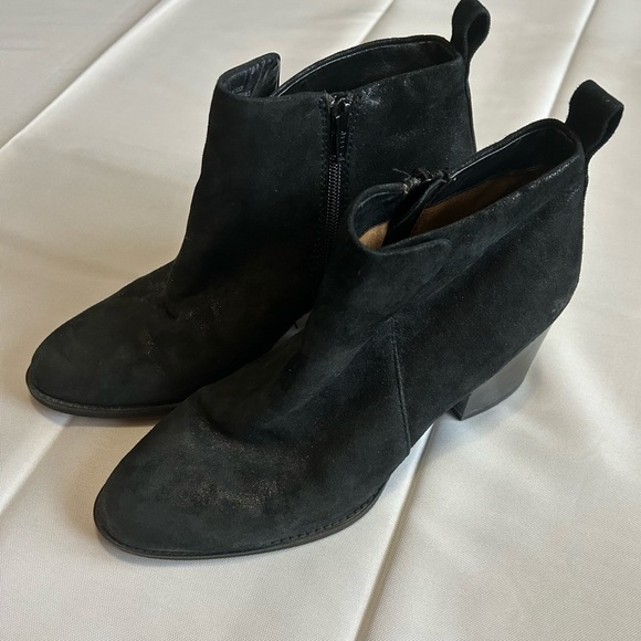 Sofft Ware Black Suede Ankle Heeled Boots Womens Size 9M Metallic Shimmer - Picture 1 of 7
